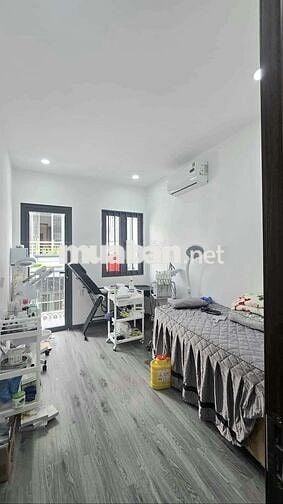BÁN NHÀ CMT8 QUẬN 3- GẦN MẶT TIỀN - 3 TẦNG- 2PN 3WC - CHỈ 4.8 TỶ TL