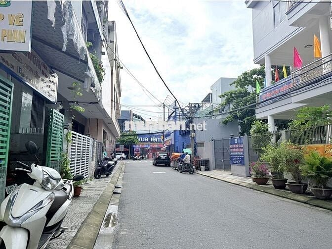 Nhỉnh 4 tỷ sở hữu ngay nhà 3 tầng kiên cố ở Núi Thành