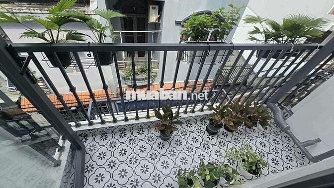 BÁN NHÀ CMT8 QUẬN 3- GẦN MẶT TIỀN - 3 TẦNG- 2PN 3WC - CHỈ 4.8 TỶ TL