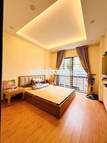 Bán nhà Phú Diễn, 54m, hơn 9 tỷ, ôtô đỗ cổng, dân xây, gần phố