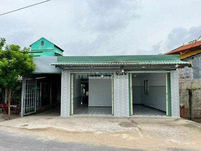 BÁN ĐẤT MẶT TIỀN ĐƯỜNG NHỰA TẶNG KIOT XÂY SẴN GIÁ 900 TRIỆU