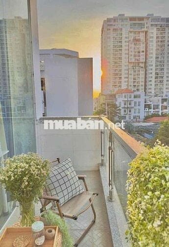 Căn hộ dịch vụ ban công ngay Lâm Văn Bền