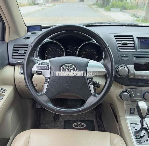 Toyota Highlander 2011 - 90000 km