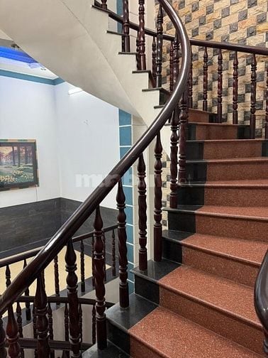 Bán nhà mặt tiền 379 Ngô Gia Tự, P.3, trung tâm Q.10, 4x18m, 3 lầu, ST