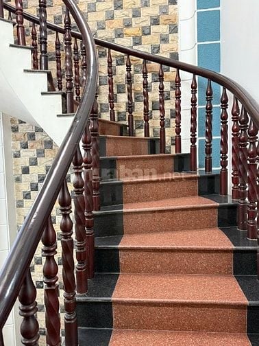 Bán nhà mặt tiền 379 Ngô Gia Tự, P.3, trung tâm Q.10, 4x18m, 3 lầu, ST