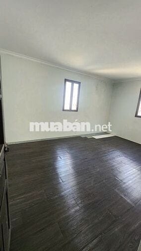 Ngọc Thụy - Nguyên Căn cả sân 125m2- 3 Ngủ - 7,5tr
