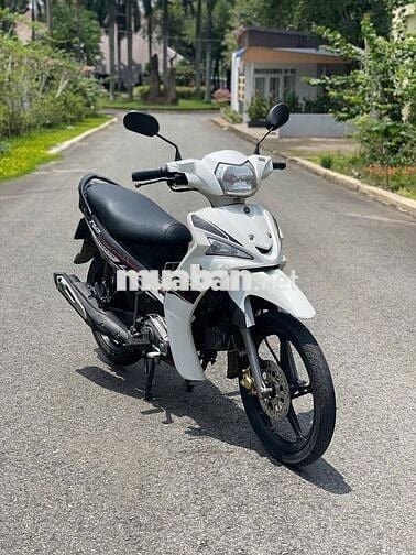 Xe máy Yamaha Sirius FI 2017 trắng đen