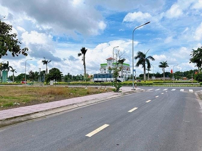  CƠ HỘI SỞ HỮU ĐẤT NỀN TRUNG TÂM CHỢ ĐỨC HÒA  MUA HÔM NAY, LỢI NHUẬN M