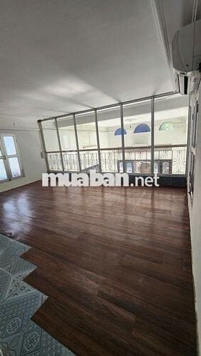 Ngọc Thụy - Nguyên Căn cả sân 125m2- 3 Ngủ - 7,5tr