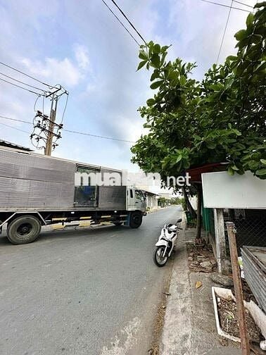 Cần bán dãy nhà trọ 400m2 đường Phước Toàn, Bến Lức, Long An