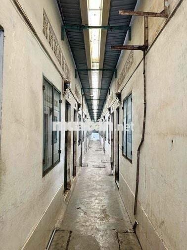 Cần bán dãy nhà trọ 400m2 đường Phước Toàn, Bến Lức, Long An