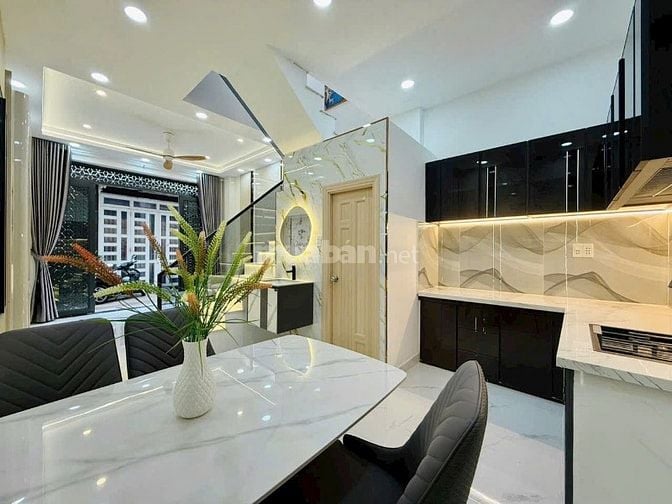 Bán nhà trung tâm Nguyễn Đình Chiểu, Q1 - Giá mềm chỉ 3TỶ890 - Hẻm 4M