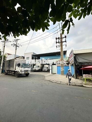 Cần bán dãy nhà trọ 400m2 đường Phước Toàn, Bến Lức, Long An