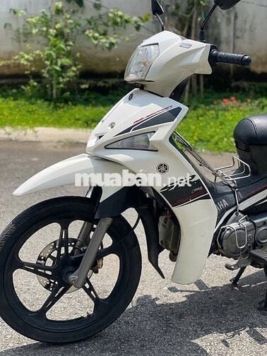 Xe máy Yamaha Sirius FI 2017 trắng đen