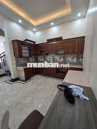 Phố Trạm - Ngay Aeon - Nhà 50m2 ×3 Tầng - Ô tô - 10Tr