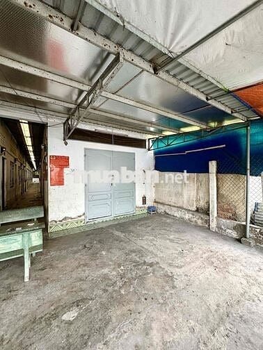 Cần bán dãy nhà trọ 400m2 đường Phước Toàn, Bến Lức, Long An