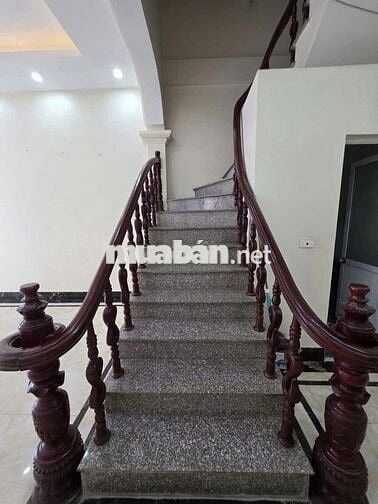 Phố Trạm - Ngay Aeon - Nhà 50m2 ×3 Tầng - Ô tô - 10Tr