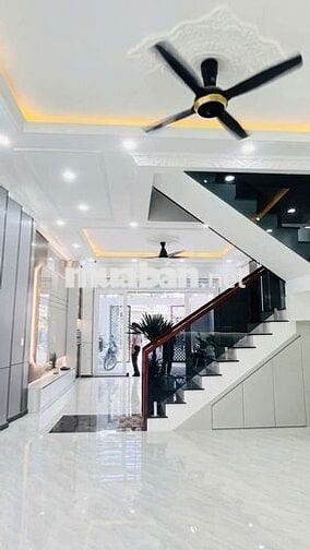 Nhà Mới Đẹp 3 tầng mặt tiền Kinh Doanh 88m2 3PN, sân để Ôtô sổ riêng