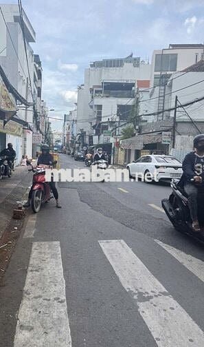 Nhà mới xây trung tâm quận 10.Diện tích 66 m2, 4 tầng, 6 phòng ngủ.