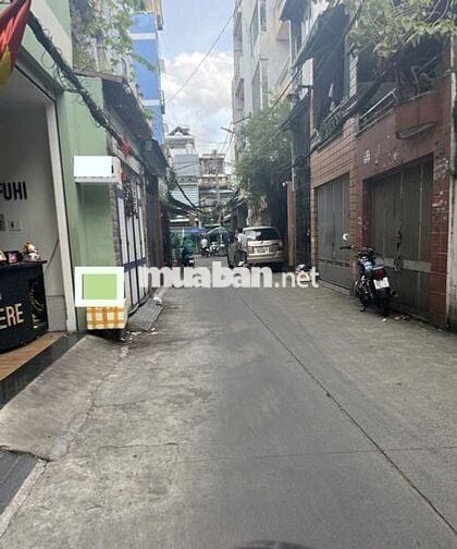 Nhà mới xây trung tâm quận 10.Diện tích 66 m2, 4 tầng, 6 phòng ngủ.