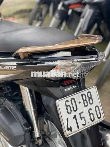 Xe máy Honda Air Blade Deluxe Edition 2013