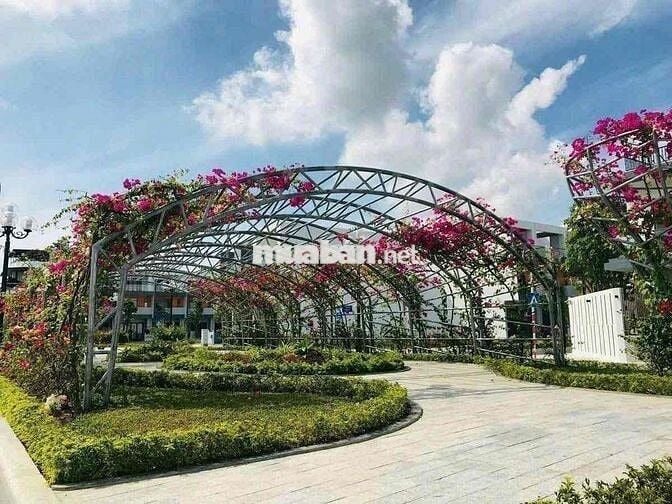 CHO THUÊ nhà KĐT Mỹ Gia gói 8 đối diện công viên, full nội thất