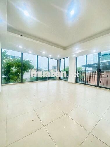 🏢 CHO THUÊ VĂN PHÒNG TẦNG 4 – 130 ĐỐNG ĐA, TRỐNG SẴN VÀO NGAY