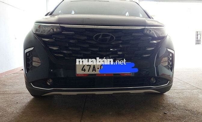 Hyundai Custin 2.0T 2024, đen, đã sử dụng.