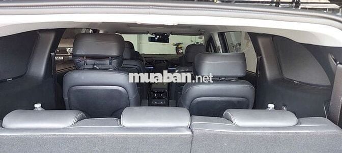 Hyundai Custin 2.0T 2024, đen, đã sử dụng.