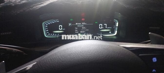 Hyundai Custin 2.0T 2024, đen, đã sử dụng.