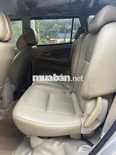 Toyota Innova 2010 G - 200000 km