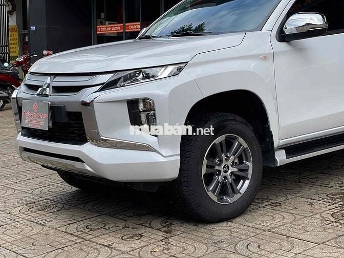 Mitsubishi Triton 2021 - 20000 km
