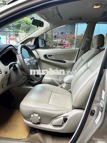 TOYOTA INNOVA 2016 MT