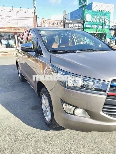 Innova 2019 - 93000 km