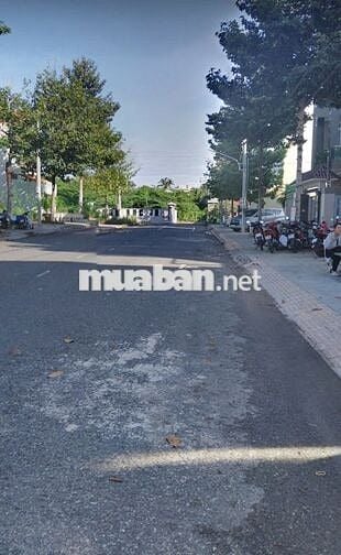 Cần bán lô đất ngay Quảng Trường giá 625 triệu/ 105m2 thổ cư, lộ oto