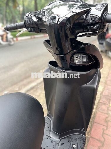 Xe máy Honda Vision 2018 màu đen khóa chìa
