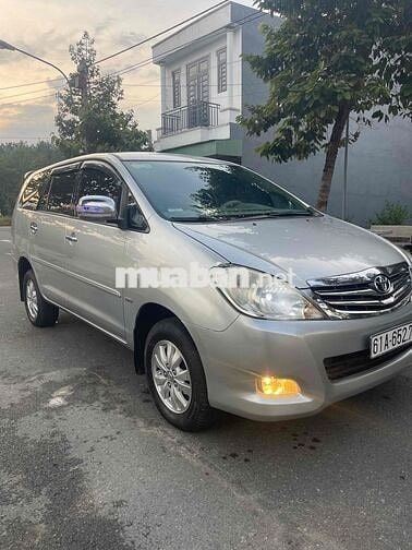Toyota Innova 2010 G - 200000 km