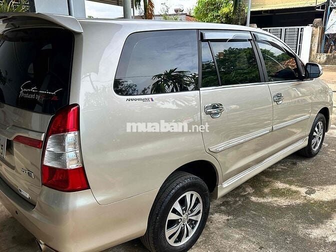 TOYOTA INNOVA 2016 MT