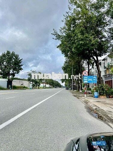 Nhà trọ Mỹ Phước 3. cách QL13 đúng 500m.Lô góc 10x30 thu nhập 20tr
