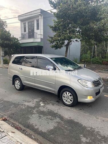 Toyota Innova 2010 G - 200000 km