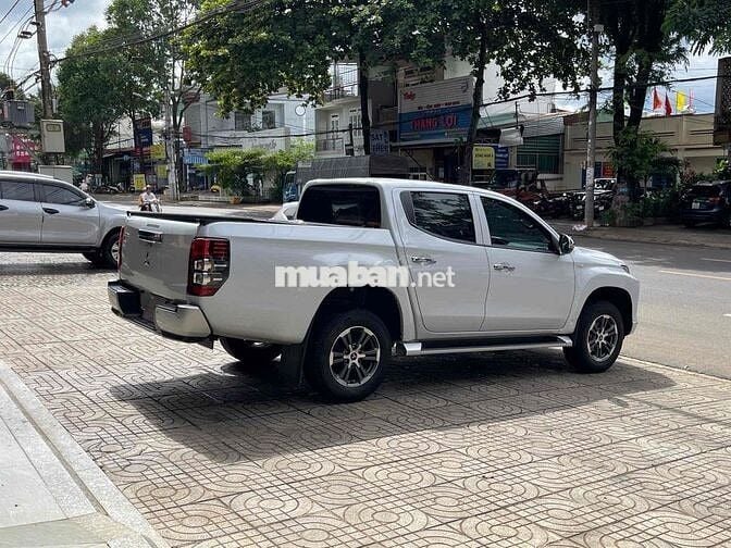 Mitsubishi Triton 2021 - 20000 km