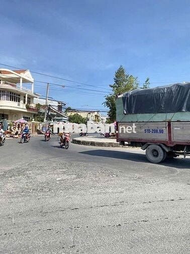 Cách trường THCS Tân Trụ 500m, sổ sẳn bán lỗ thu vốn 490tr , 140m2 .