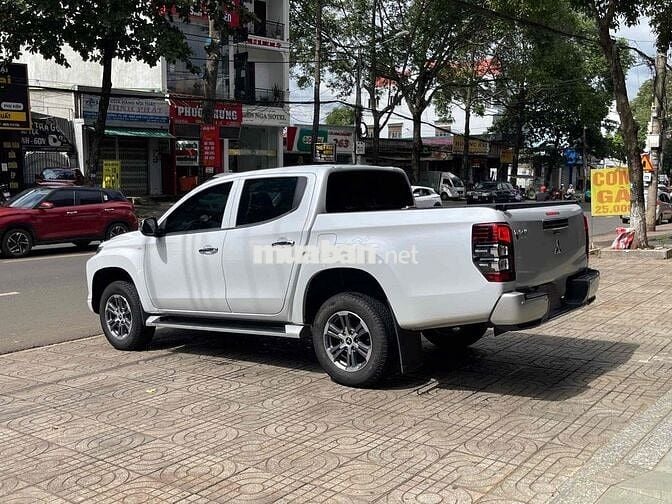 Mitsubishi Triton 2021 - 20000 km