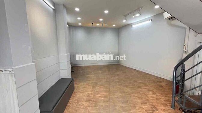 Cho thuê mặt tiền lầu trệt 692 Lê Hồng Phong Quận 10