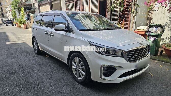 BÁN SEDONA MÁY DẦU 2020
