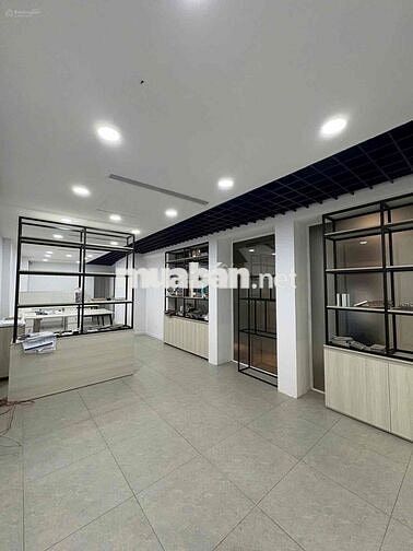 Tuyến Đường Không Bao Giờ Lỗi Thời - Nguyễn Thị Minh Khai, Quận 3