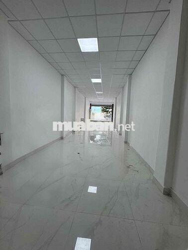SIÊU HOT SÀN TRỐNG SUỐT - Trần Phú, P8, Q5 - DTSD hơn 900m2, thang máy
