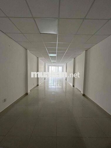 SIÊU HOT SÀN TRỐNG SUỐT - Trần Phú, P8, Q5 - DTSD hơn 900m2, thang máy