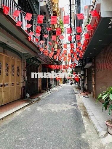 Siêu Phẩm Trần Quốc Hoàn – Phân Lô – Vỉa Hè – Ô Tô Vào Nhà