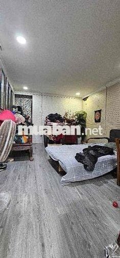 CĂN TẬP THỂ TẦNG 1 - TRUNG TÂM Ô CHỢ DỪA 38/180m- Ô TÔ ĐỖ SÁT NHÀ - KD